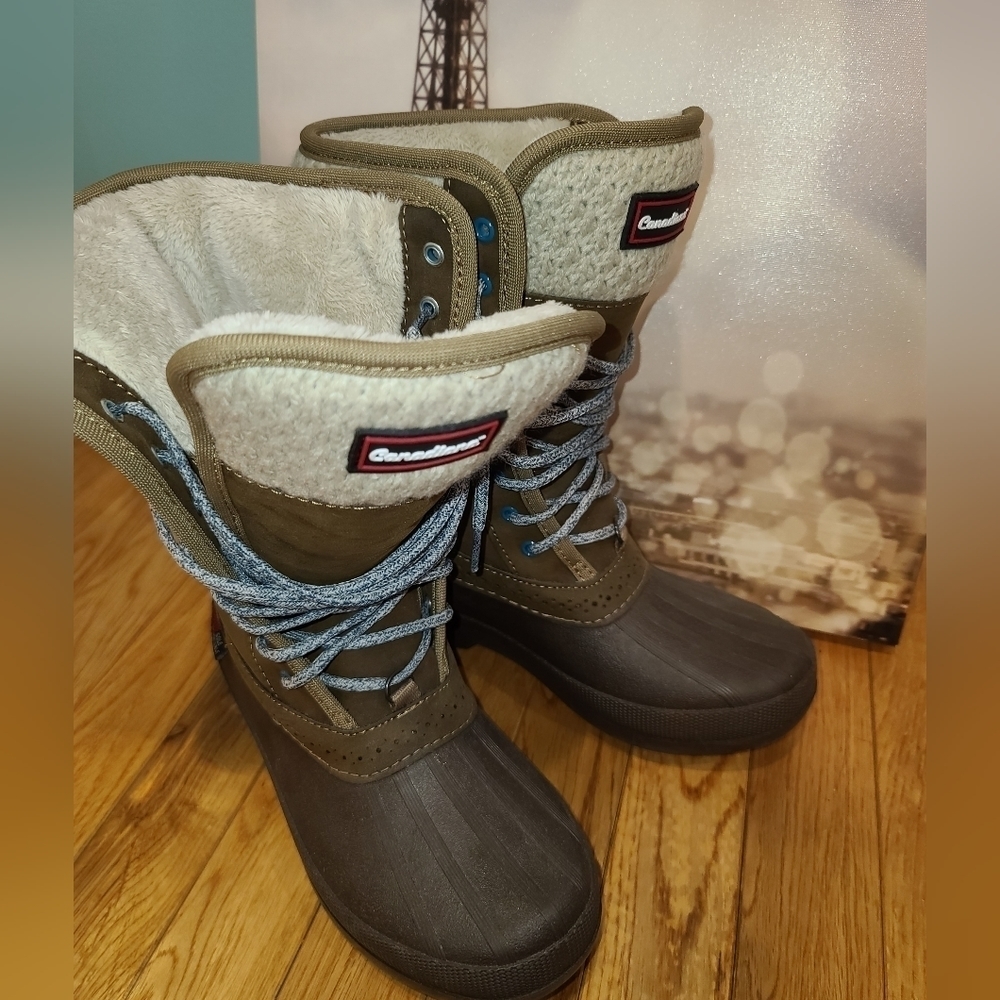 Canadiana winter boots new US 7